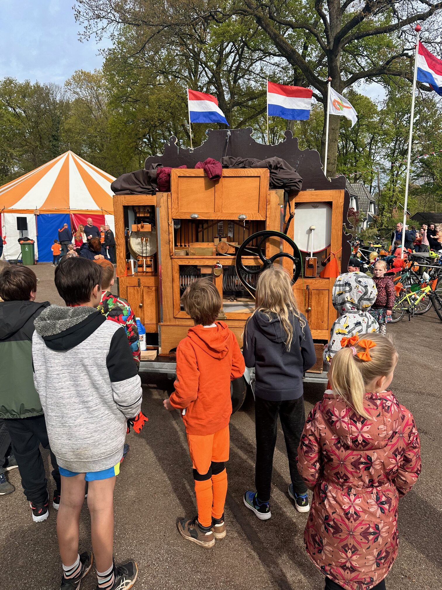 draaiorgel drehorgel orgue de barbarie Koningsdag 2024 Kingsday street organ barrel organ